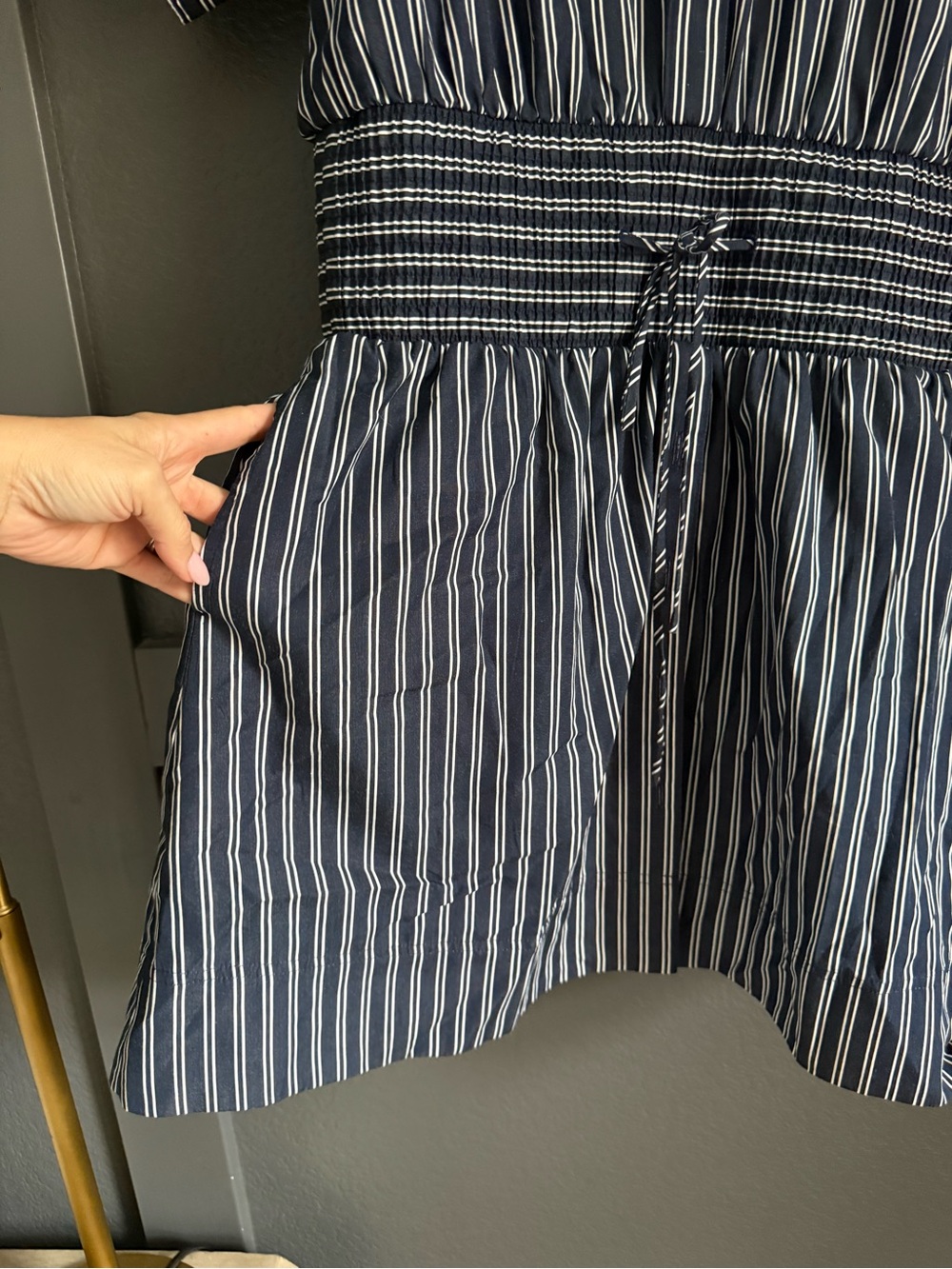 SPANX • Poplin smocked mini shirt dress - Navy and White Striped - Medium - Picture 8 of 10